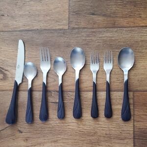 Elegant 8-Piece Fiesta Stainless Flatware Set – Black Handle, Quiet Luxury Vibe